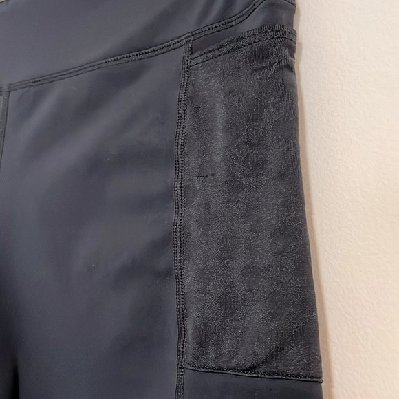 Rabbit Leggy 4” Short Black Medium - Picture 4 of 13